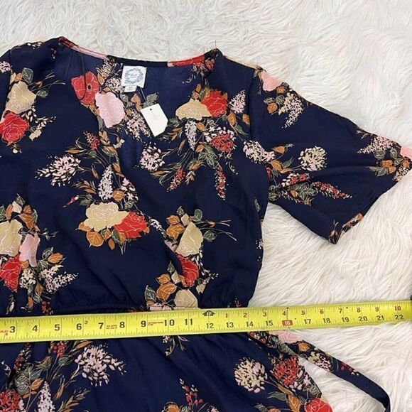 Blue Rain Francescas NWT Blue Peplum Scalloped Trim Floral Wrap Blouse Medium - Picture 5 of 12